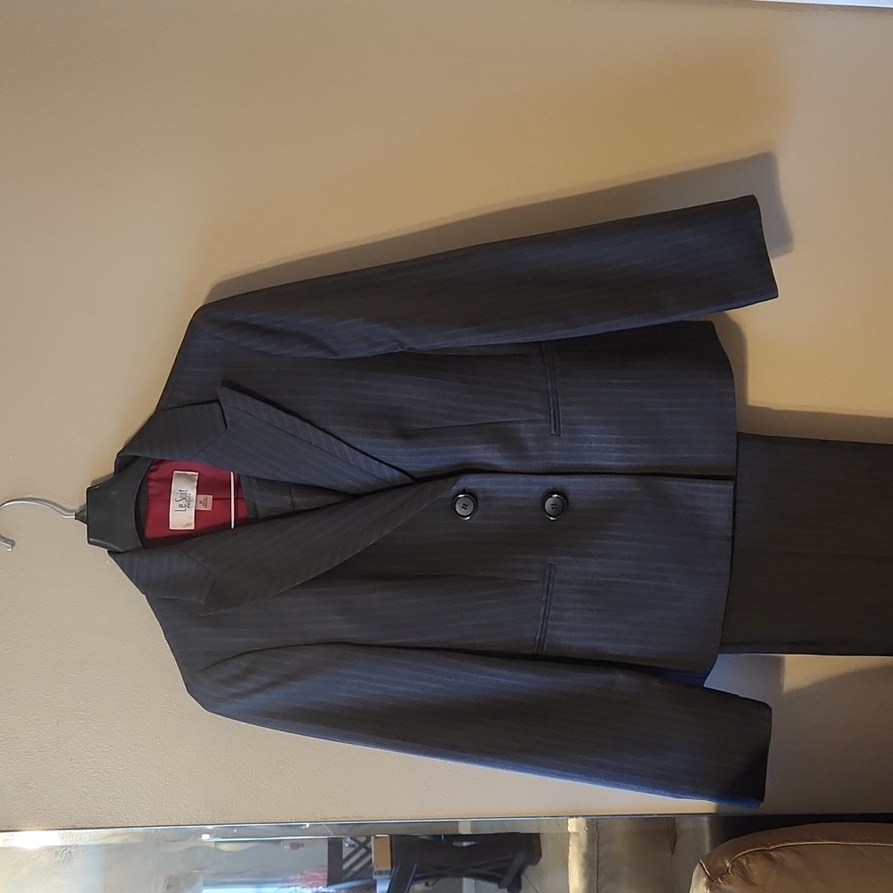 Le Suit Pants Suit 6P Dark Gray Pinstripe